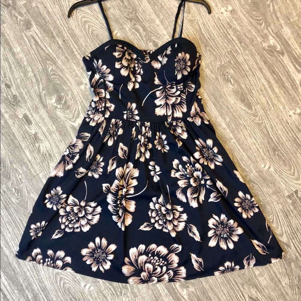 Knee length floral summer dress WITH pockets